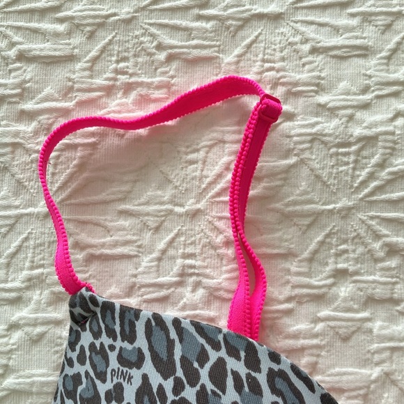 Where everywhere Demi Pink by Victoria’s Secret 32A gray&pink underwire bra - Picture 6 of 7